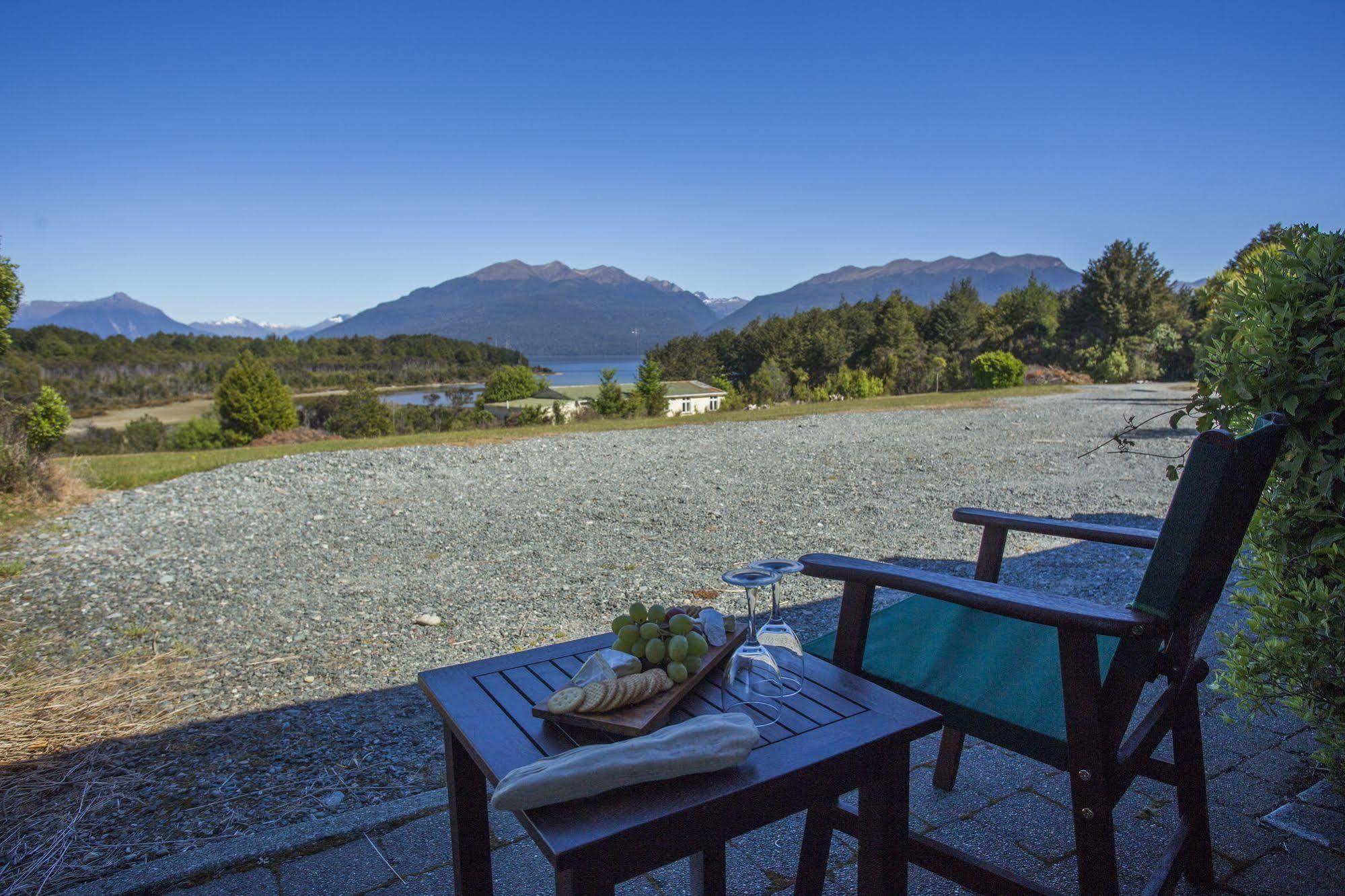 Fiordland National Park Lodge Te Anau Downs Eksteriør bilde